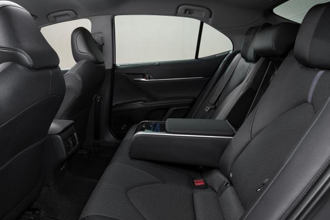 Toyota Camry avec chauffeur en Arabie Saoudite 2 - Saudia Keys