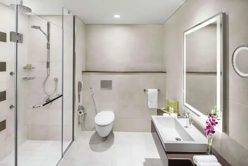 Doubletree By Hilton Makkah Jabal Omar Bathroom - SaudiaKeys