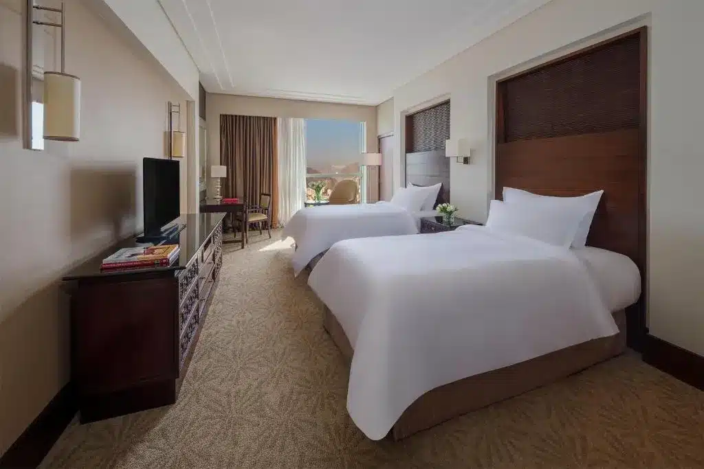 Makkah Clock Royal Tower, A Fairmont Hotel 2 beds - Saudia Keys