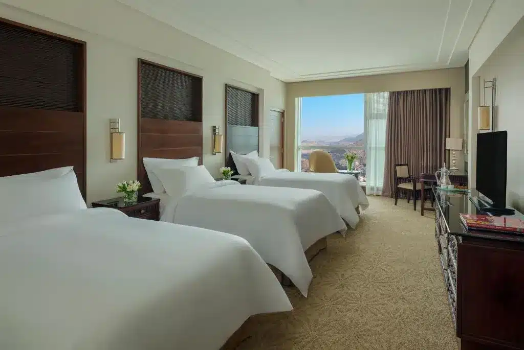 Makkah Clock Royal Tower, A Fairmont Hotel 3 beds - Saudia Keys