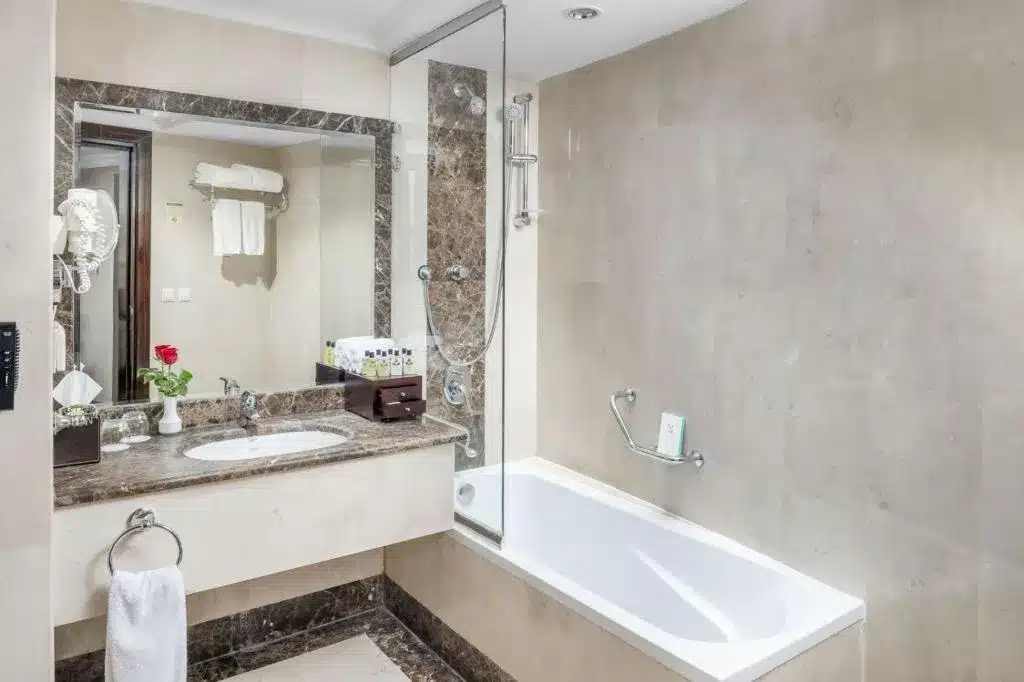 Taiba Madinah Hotel Bathroom - SaudiaKeys